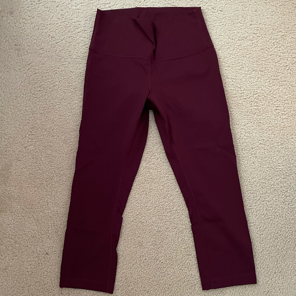 Lululemon Cropped Leggings (Wunder Under material)